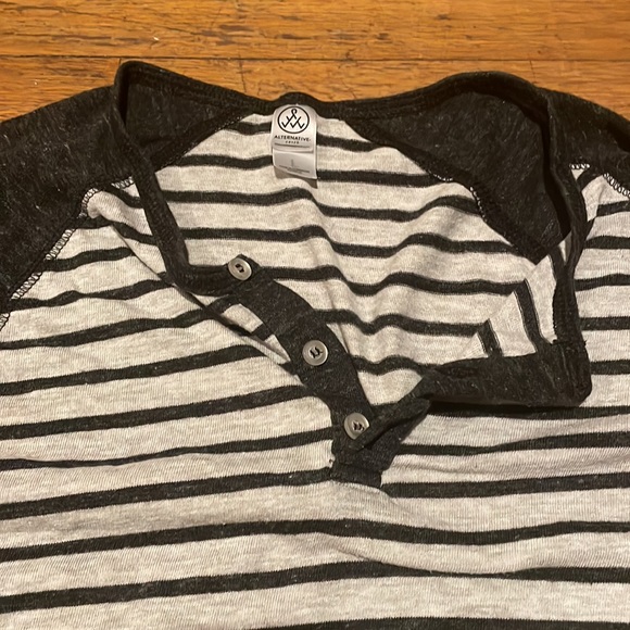 Alternative Apparel baseball tee size large - Picture 2 of 5